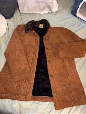 Quilted Tan Shirt Jacket with Faux Fur Collar